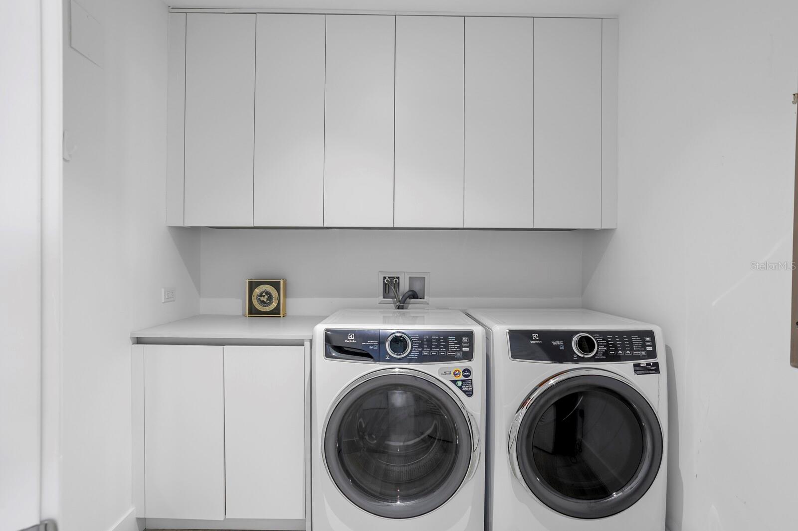 THE RITZ-CARLTON RESIDENCES - Residential