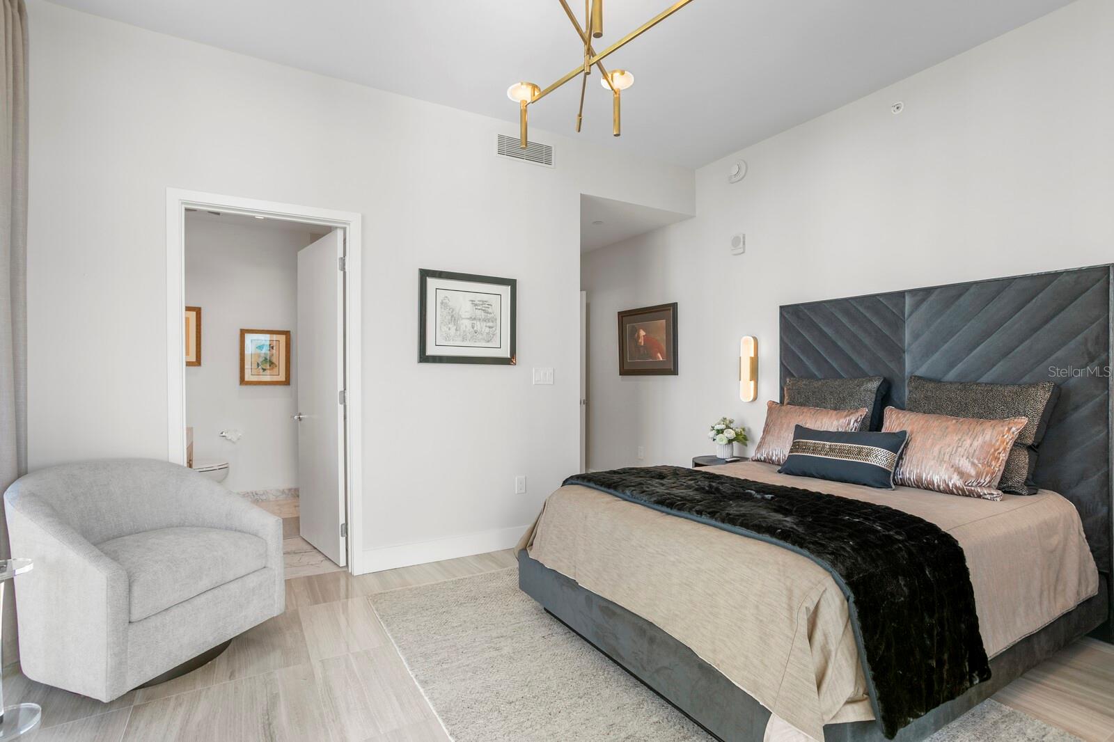 THE RITZ-CARLTON RESIDENCES - Residential