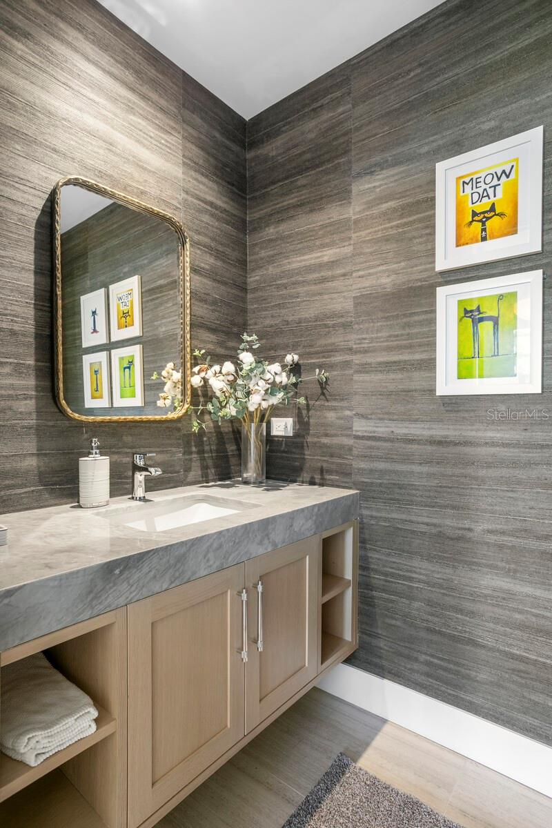 THE RITZ-CARLTON RESIDENCES - Residential