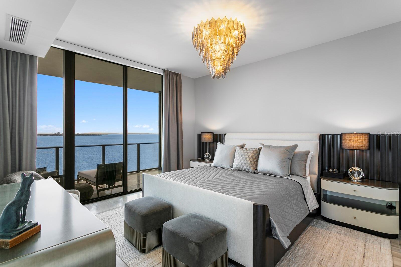 THE RITZ-CARLTON RESIDENCES - Residential