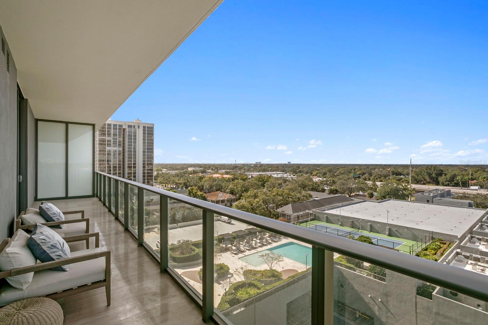 THE RITZ-CARLTON RESIDENCES - Residential