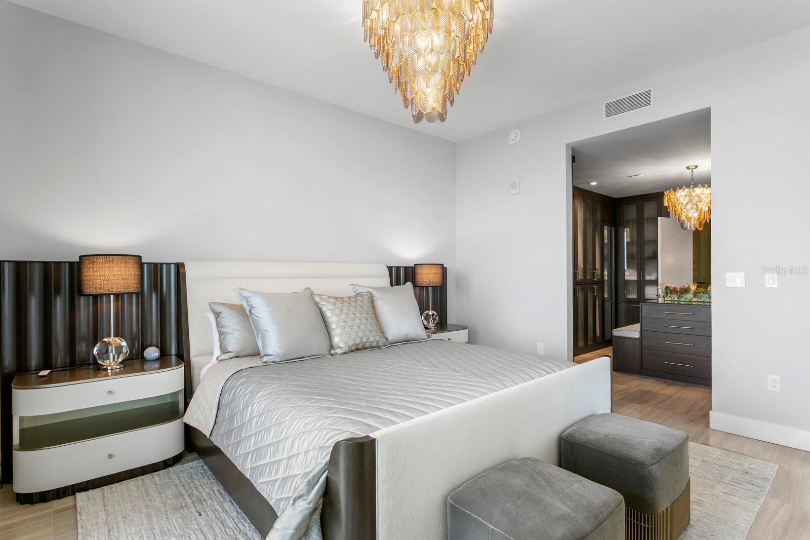 THE RITZ-CARLTON RESIDENCES - Residential