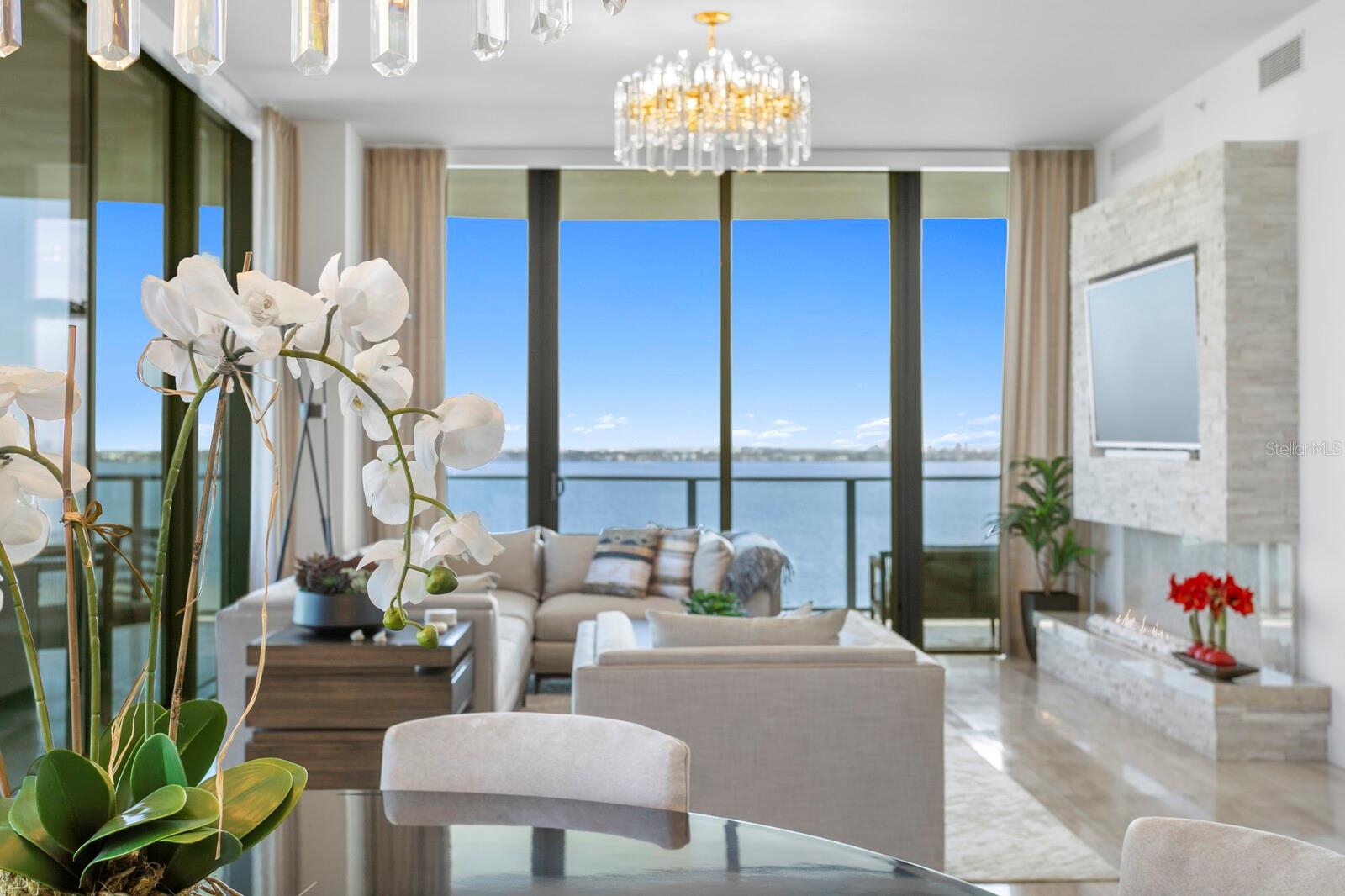 THE RITZ-CARLTON RESIDENCES - Residential