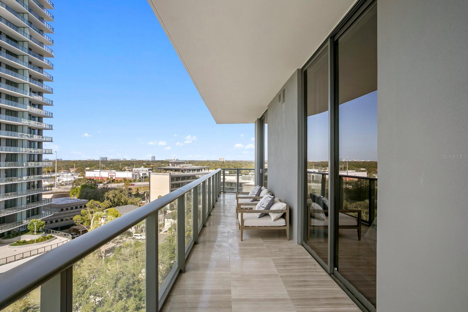 THE RITZ-CARLTON RESIDENCES - Residential