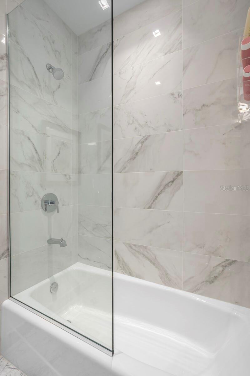 THE RITZ-CARLTON RESIDENCES - Residential