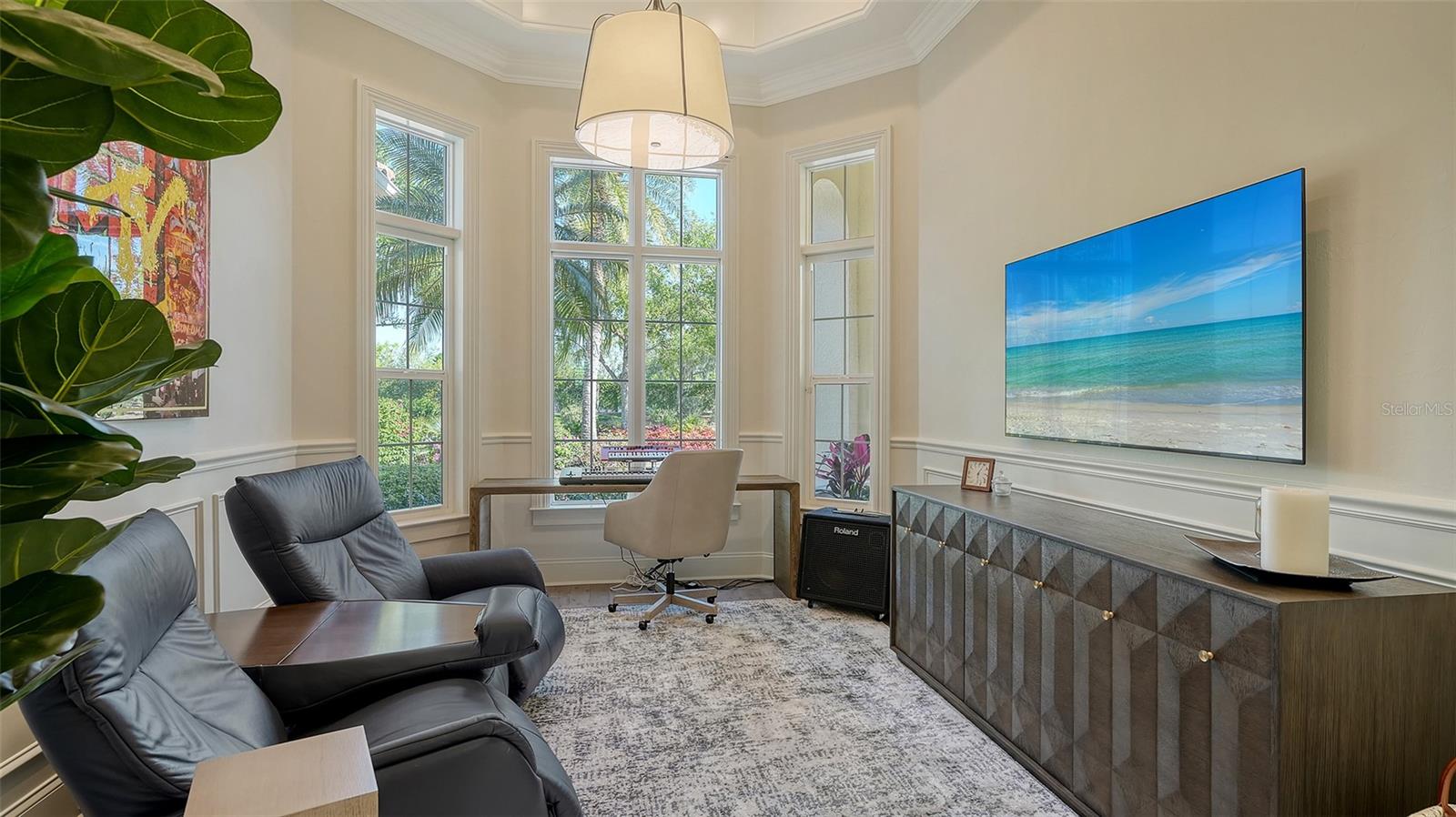 FOUNDERS CLUB - Residential