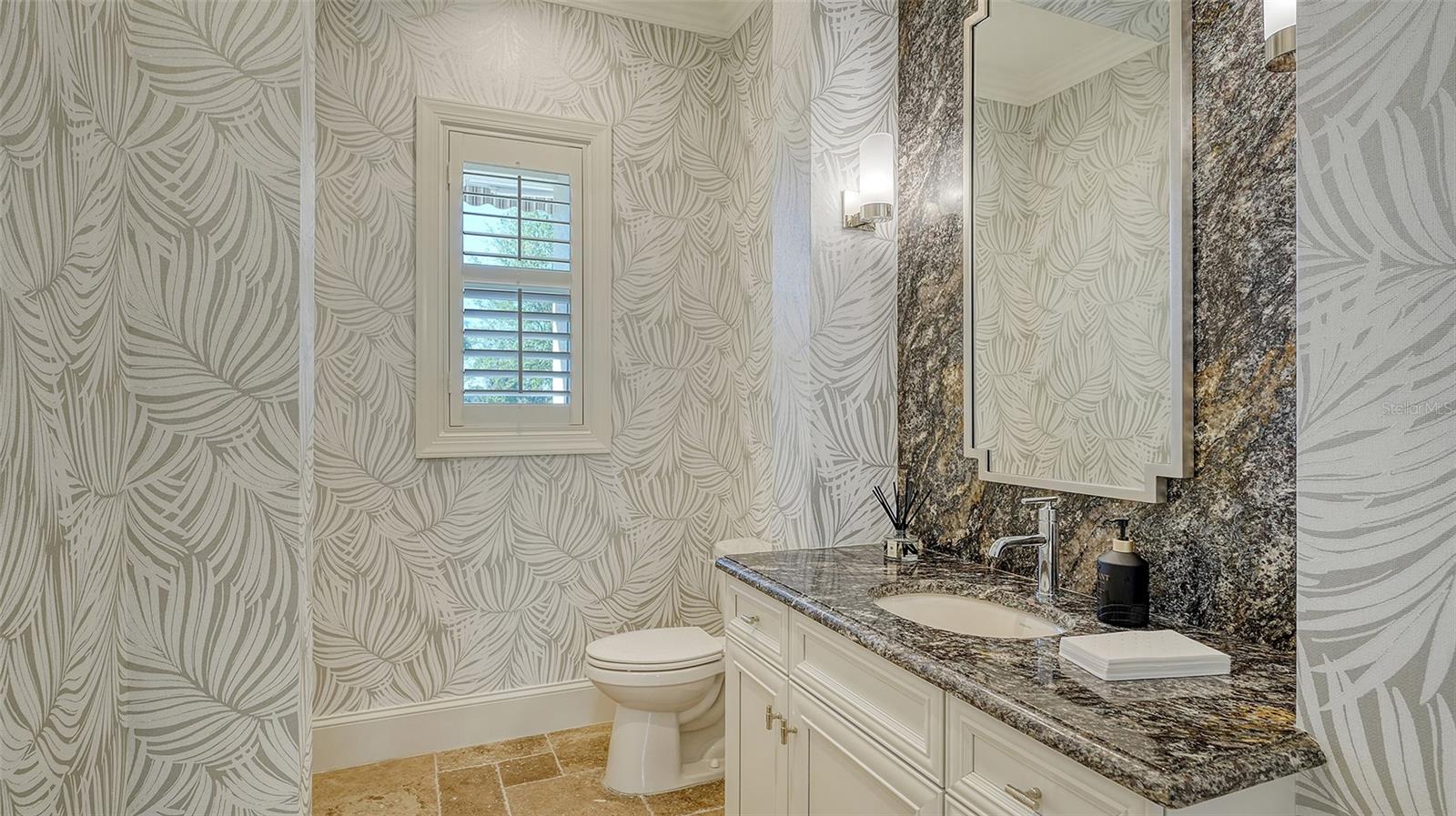 FOUNDERS CLUB - Residential