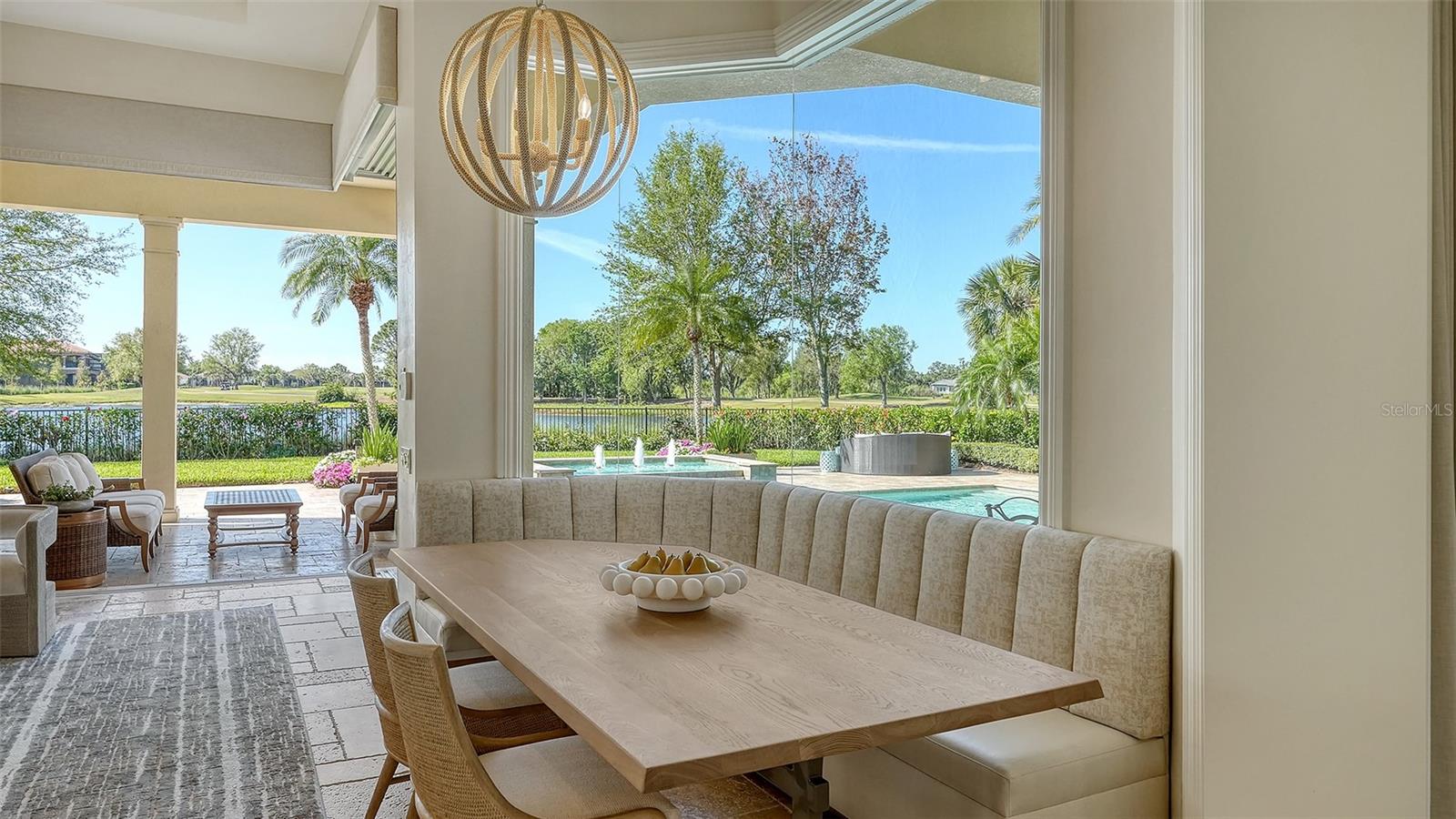 FOUNDERS CLUB - Residential