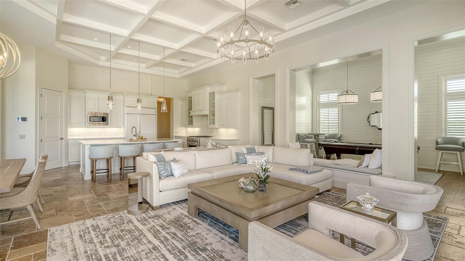 FOUNDERS CLUB - Residential