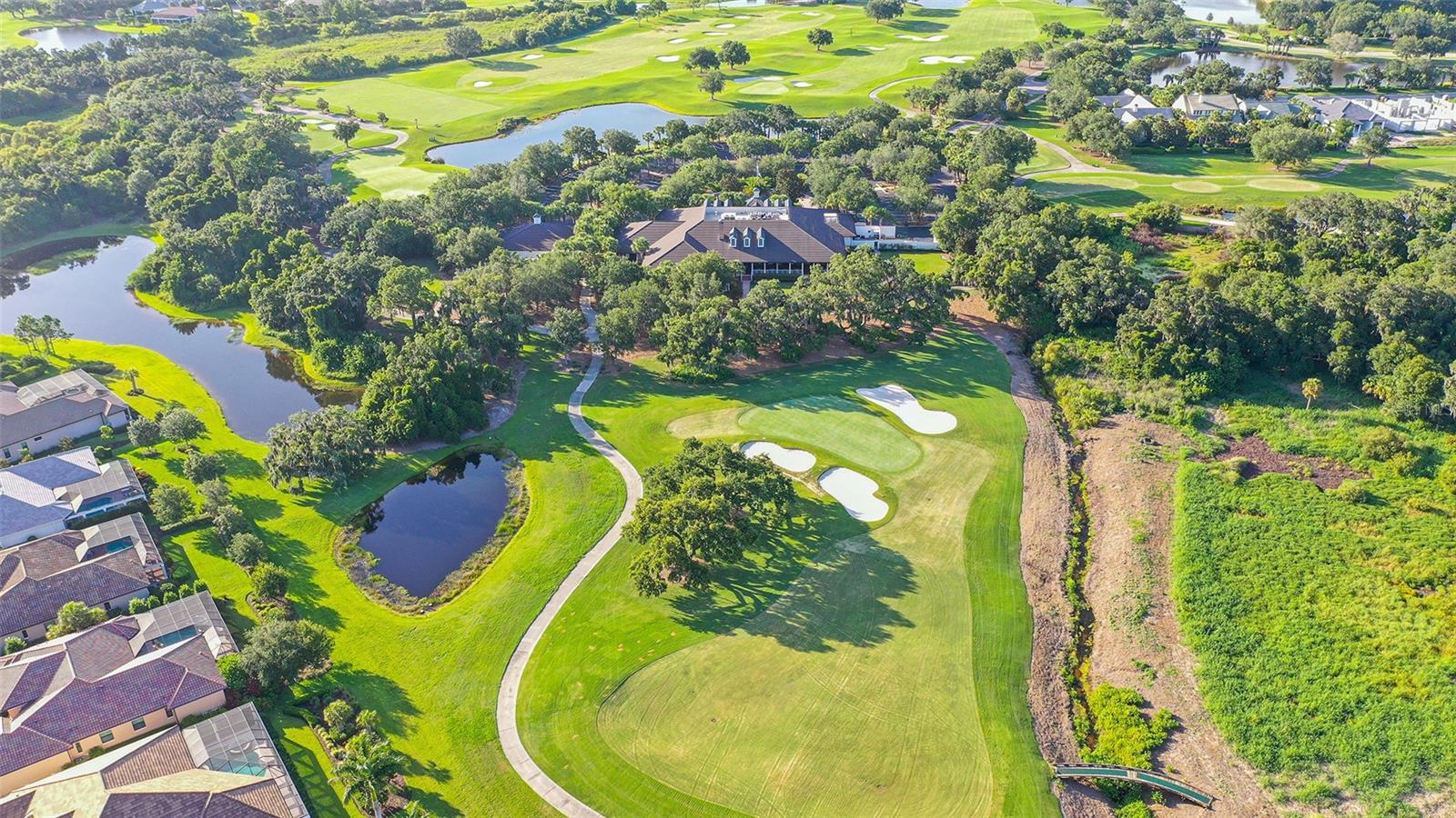 FOUNDERS CLUB - Residential