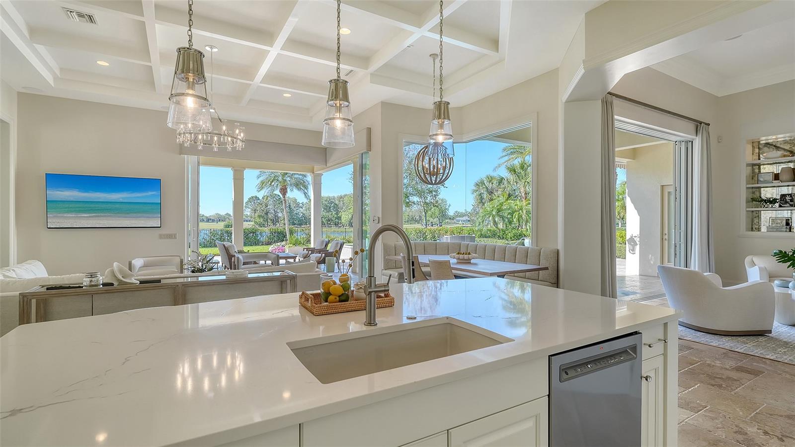 FOUNDERS CLUB - Residential