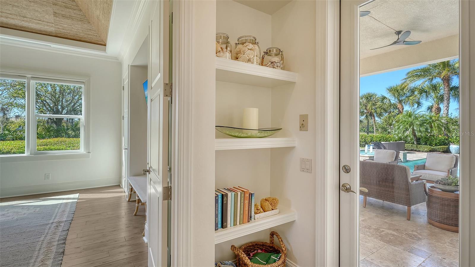 FOUNDERS CLUB - Residential