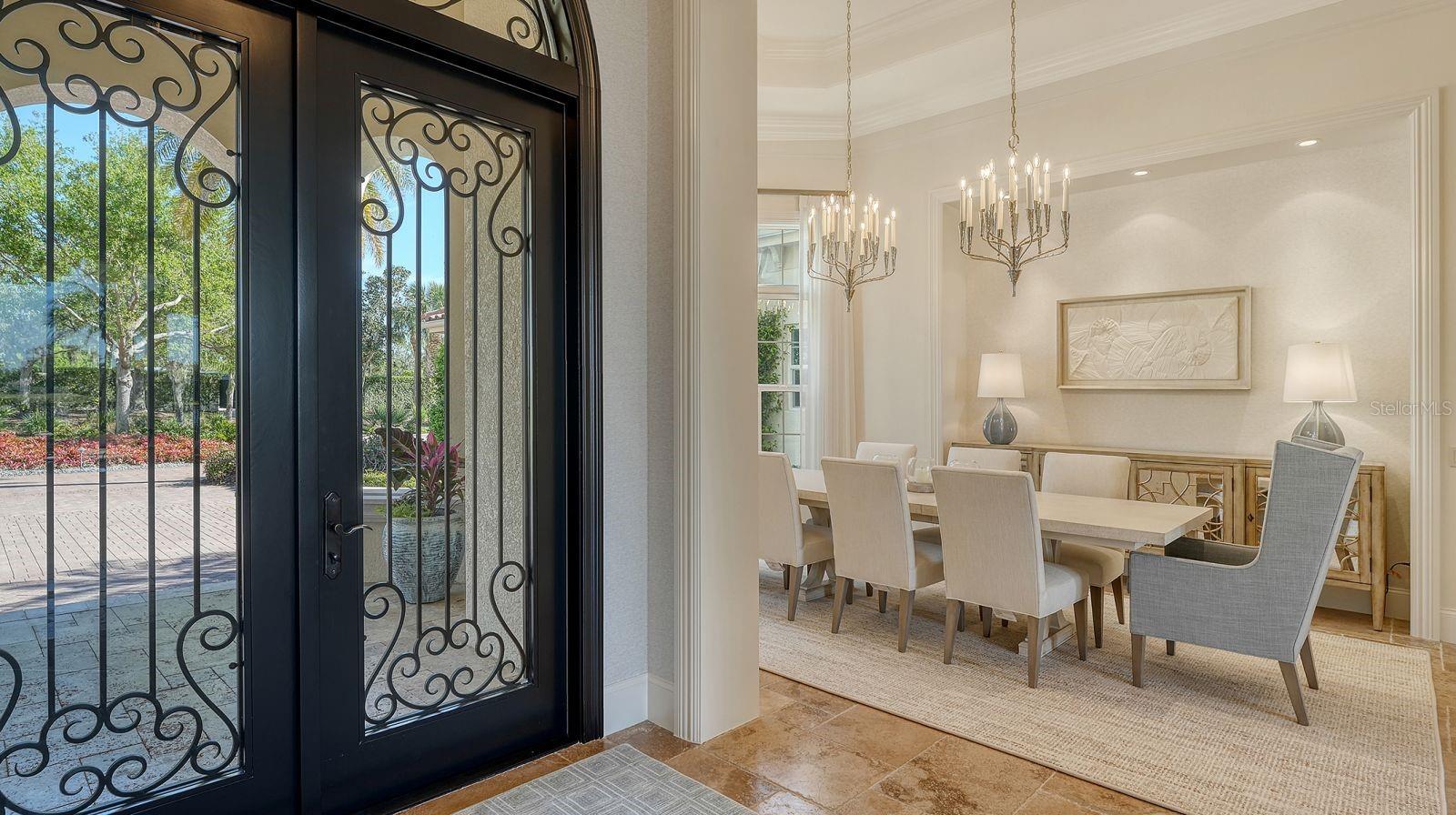 FOUNDERS CLUB - Residential