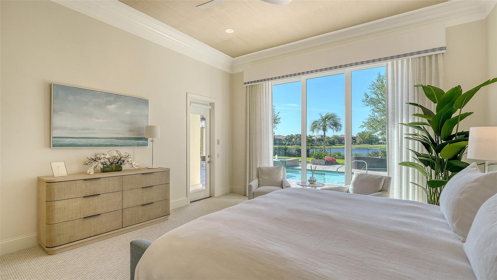 FOUNDERS CLUB - Residential