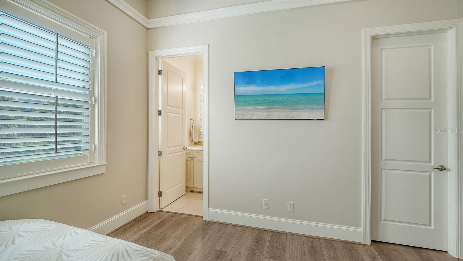 FOUNDERS CLUB - Residential