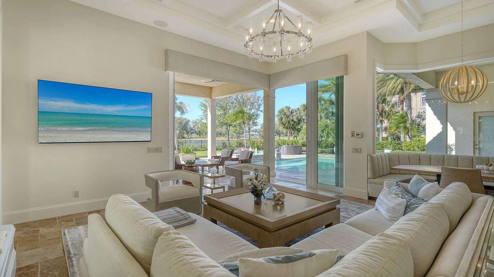 FOUNDERS CLUB - Residential