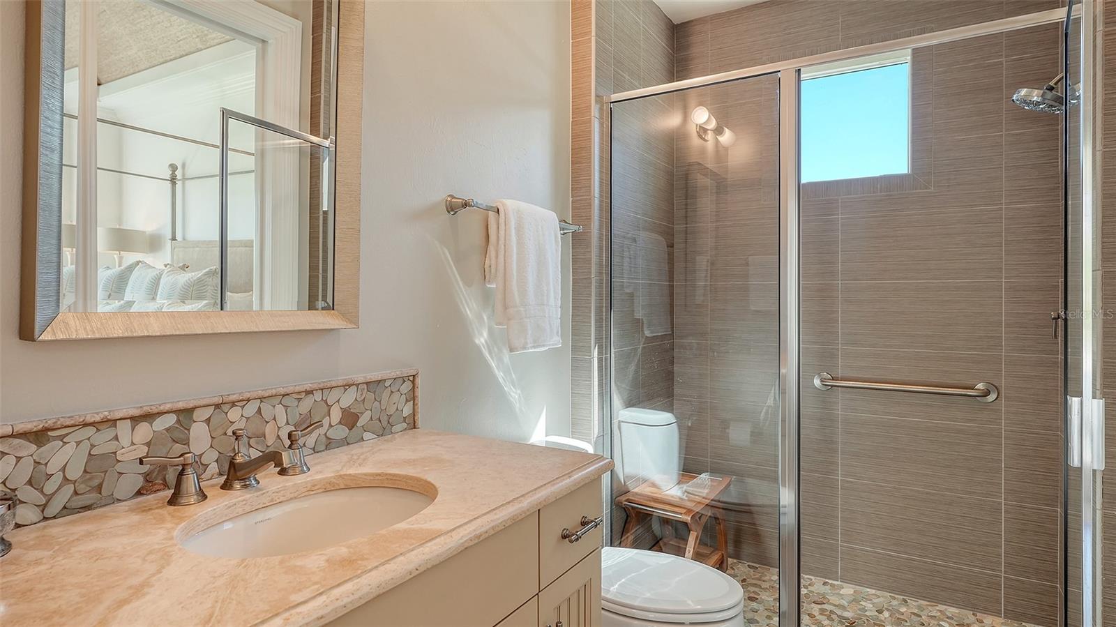 FOUNDERS CLUB - Residential