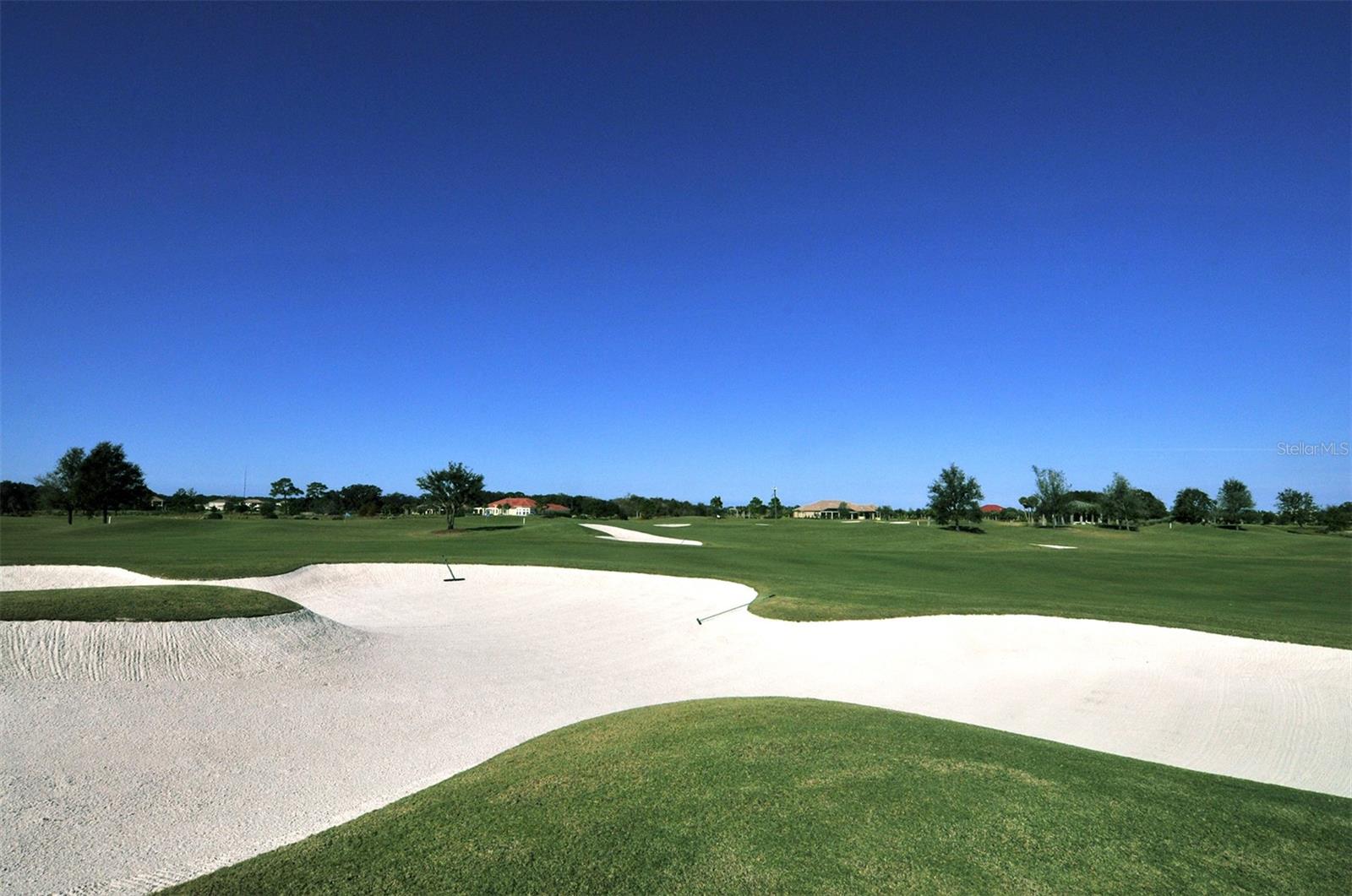 FOUNDERS CLUB - Residential