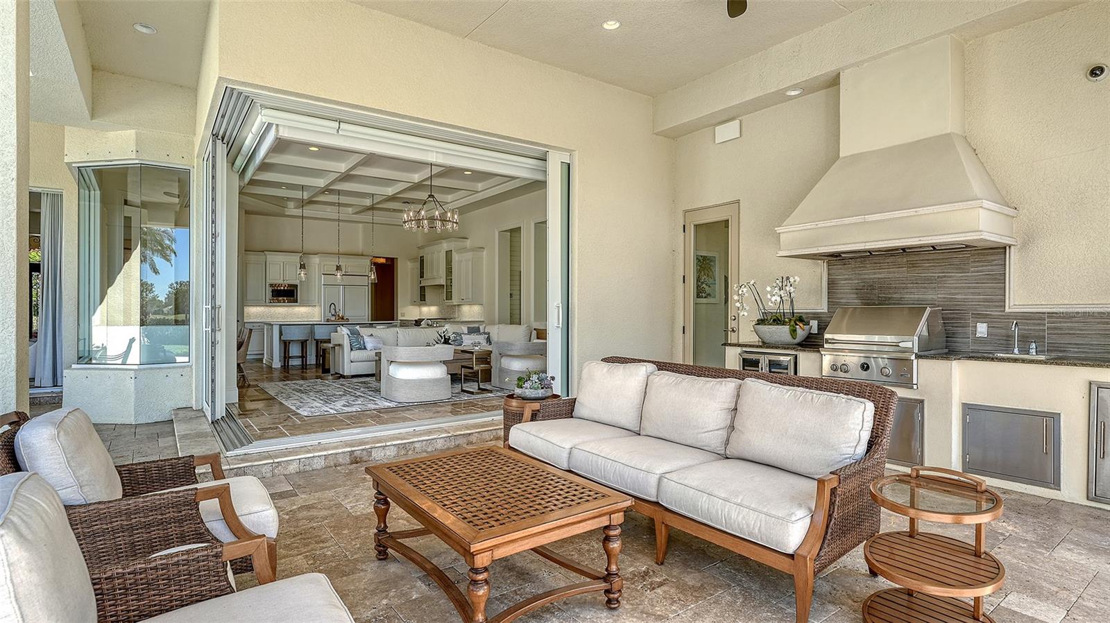 FOUNDERS CLUB - Residential