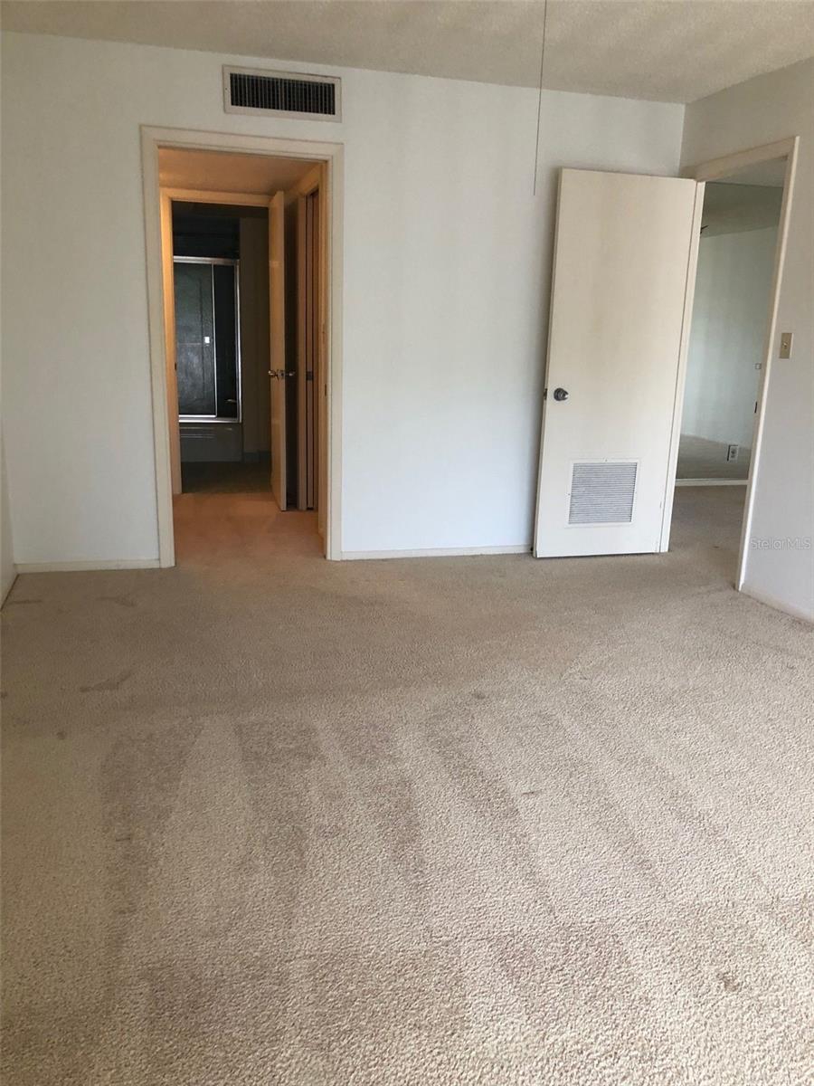 VENICE AVE CONDO - Residential