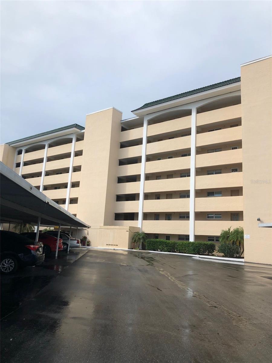 VENICE AVE CONDO - Residential