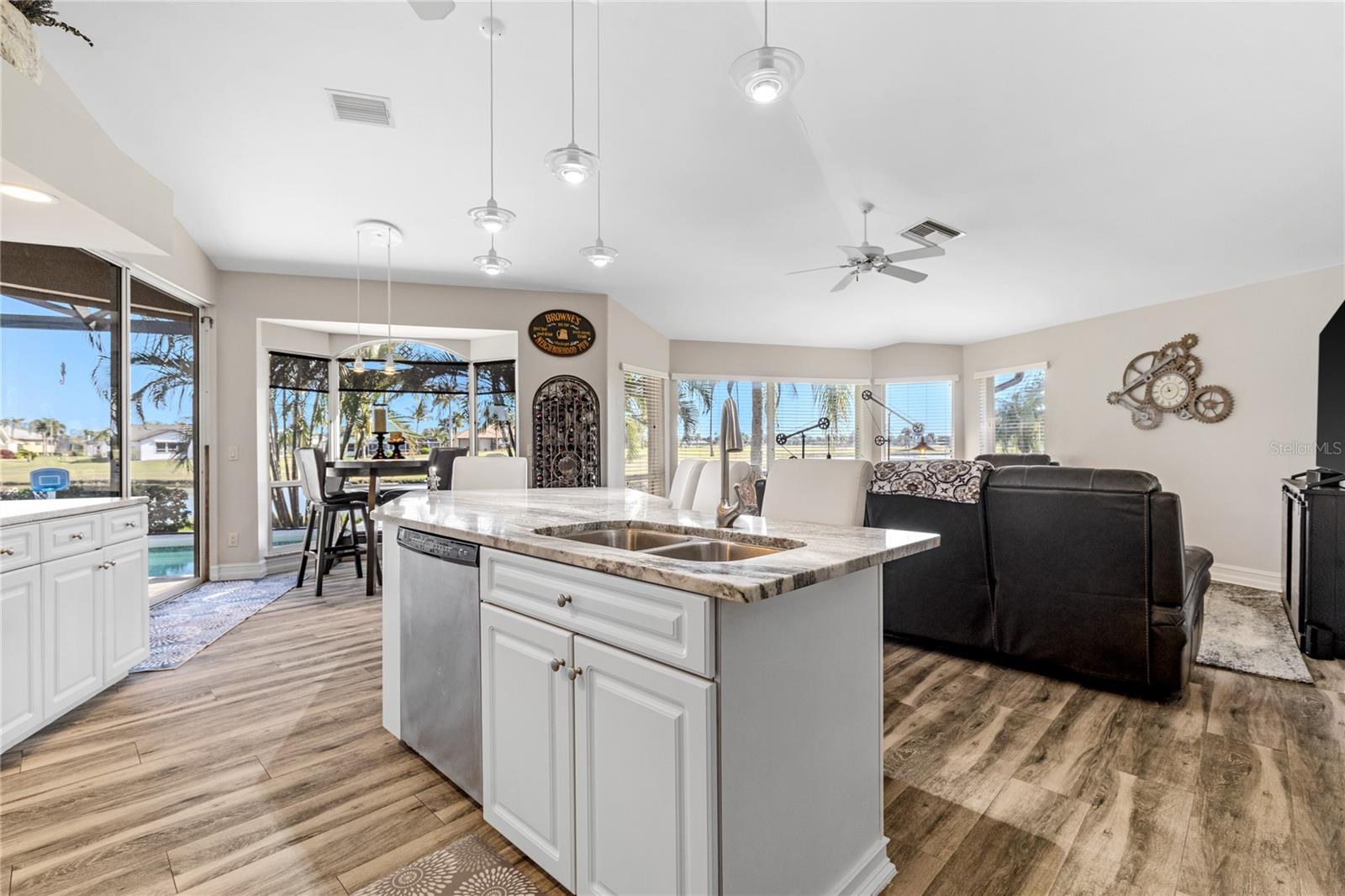 ROYAL TEE COUNTRY CLUB ESTATES - Residential