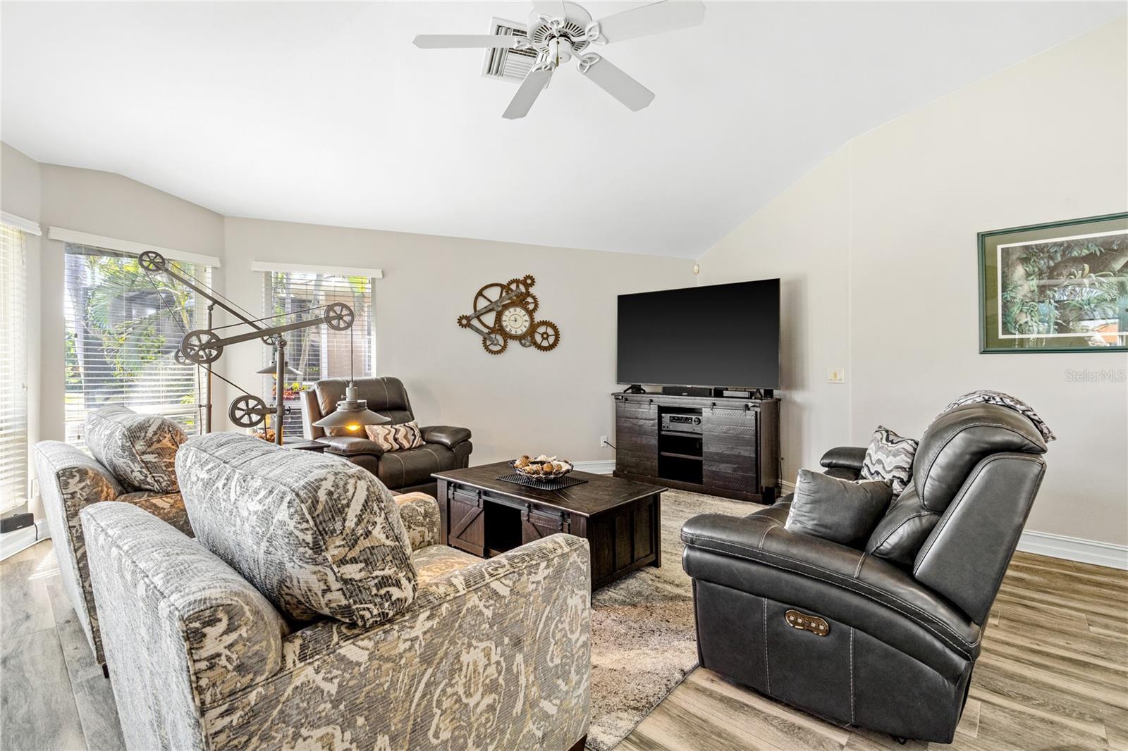 ROYAL TEE COUNTRY CLUB ESTATES - Residential