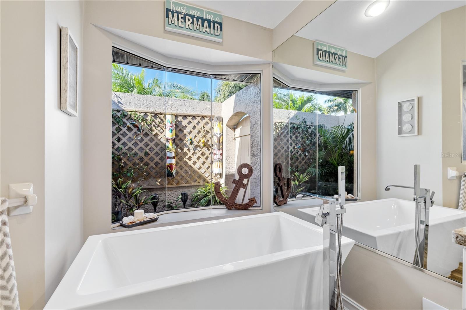 ROYAL TEE COUNTRY CLUB ESTATES - Residential