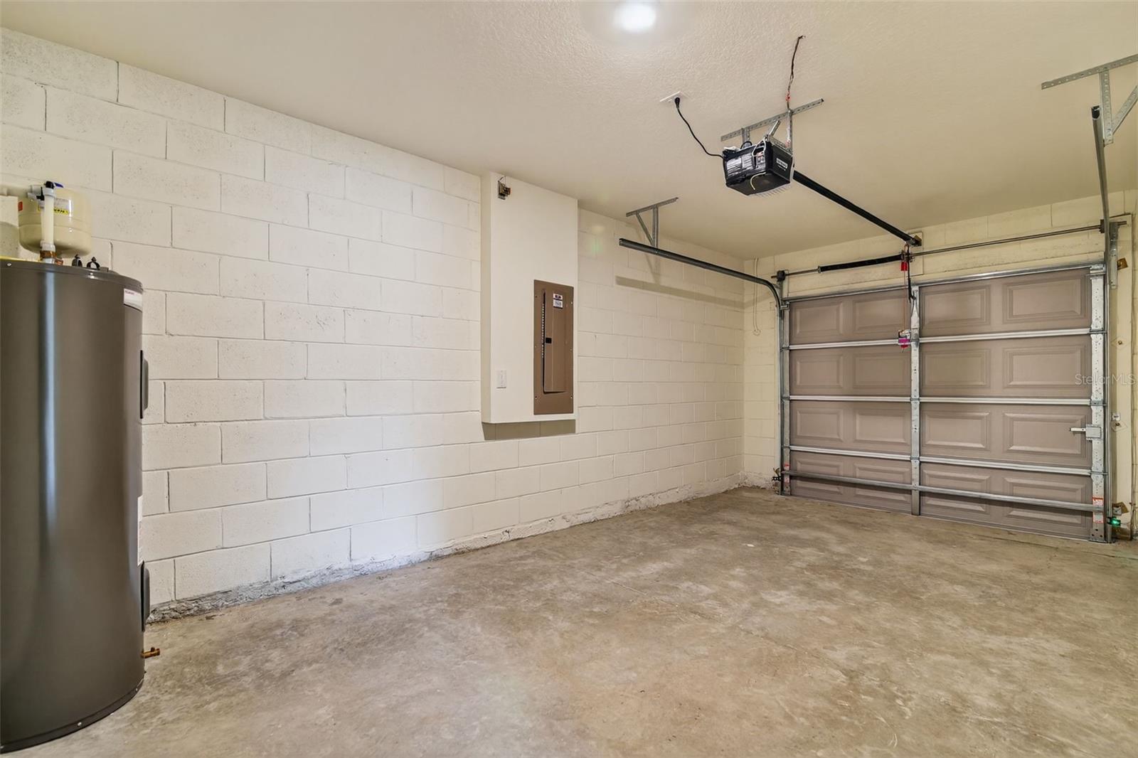 RAINBOW LAKES ESTATES - Residential