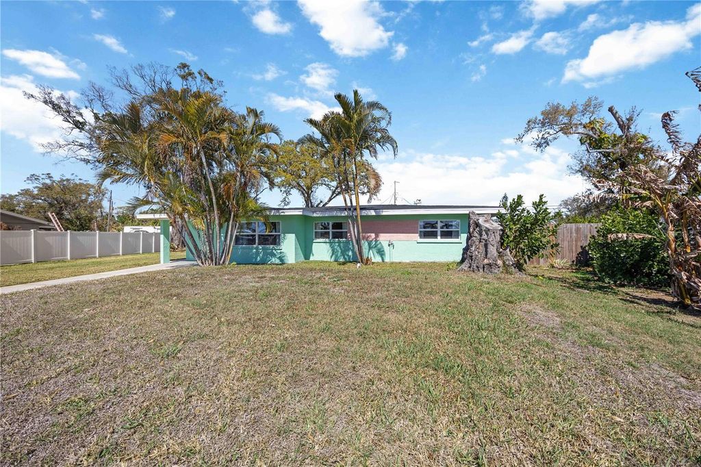 Photo of 1824 Rhoades Terrace, Sarasota, FL 34234 (MLS # C7522185)