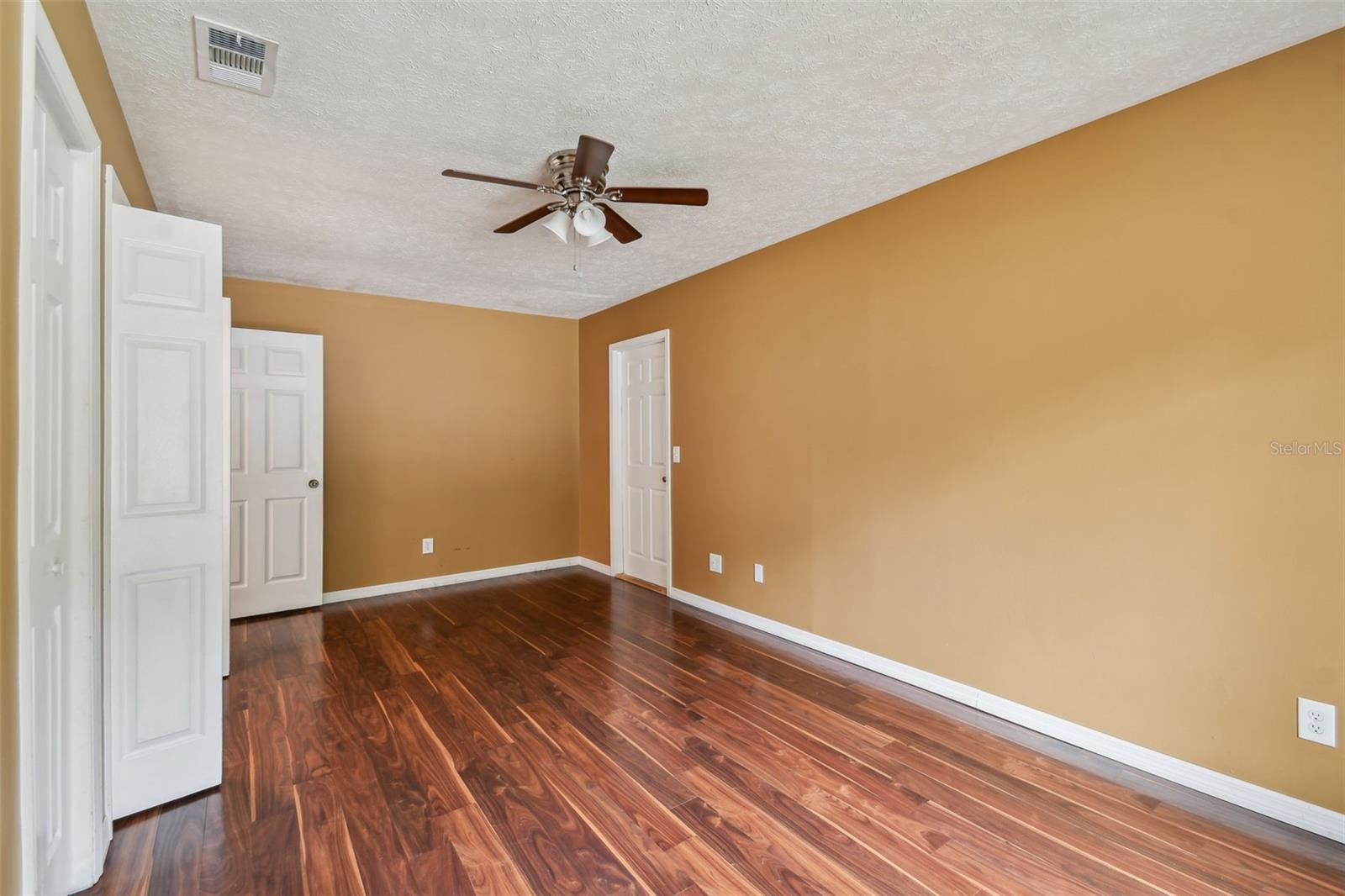 THE WILLOWS UNIT 3 - Residential