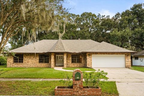 Photo of 4906 Briar Oaks Circle, Orlando, FL 32808 (MLS # O6349143)