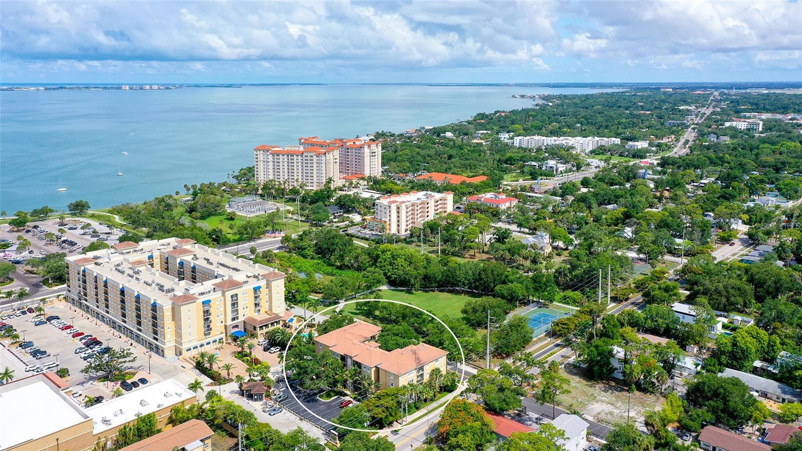 BROADWAY PROMENADE - Residential