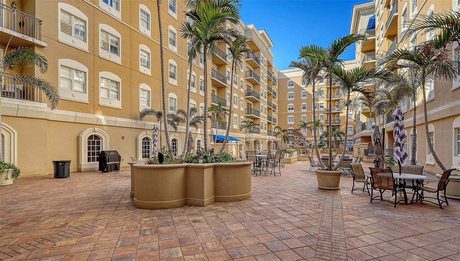 BROADWAY PROMENADE - Residential