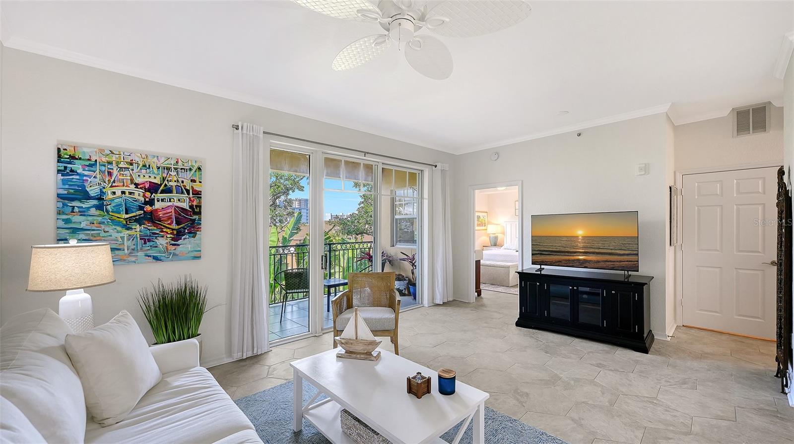 BROADWAY PROMENADE - Residential