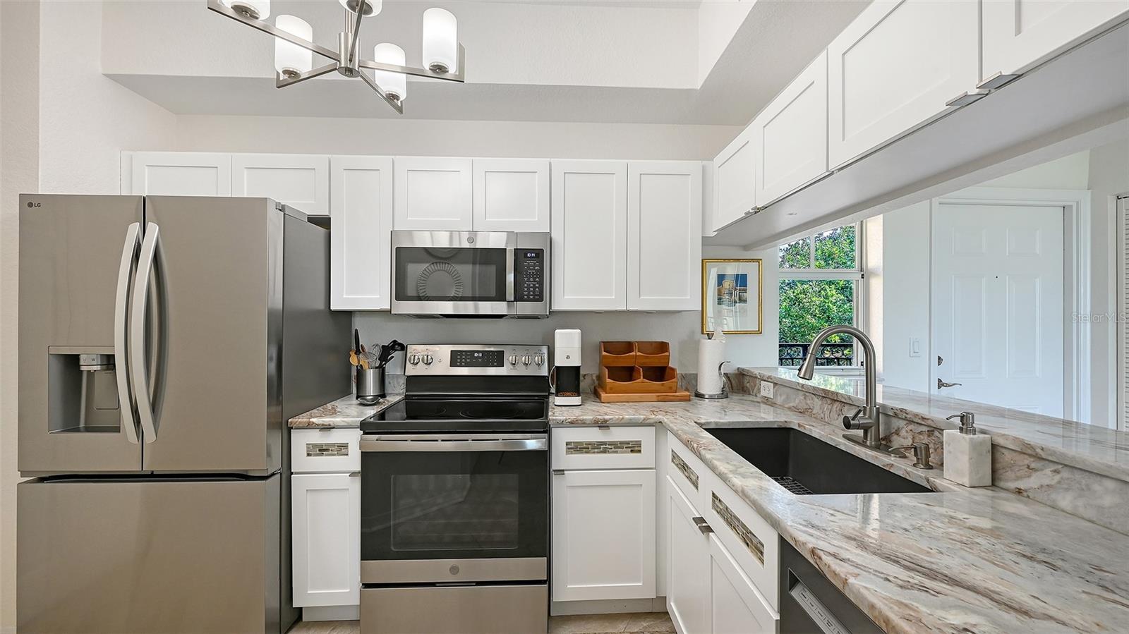 BROADWAY PROMENADE - Residential