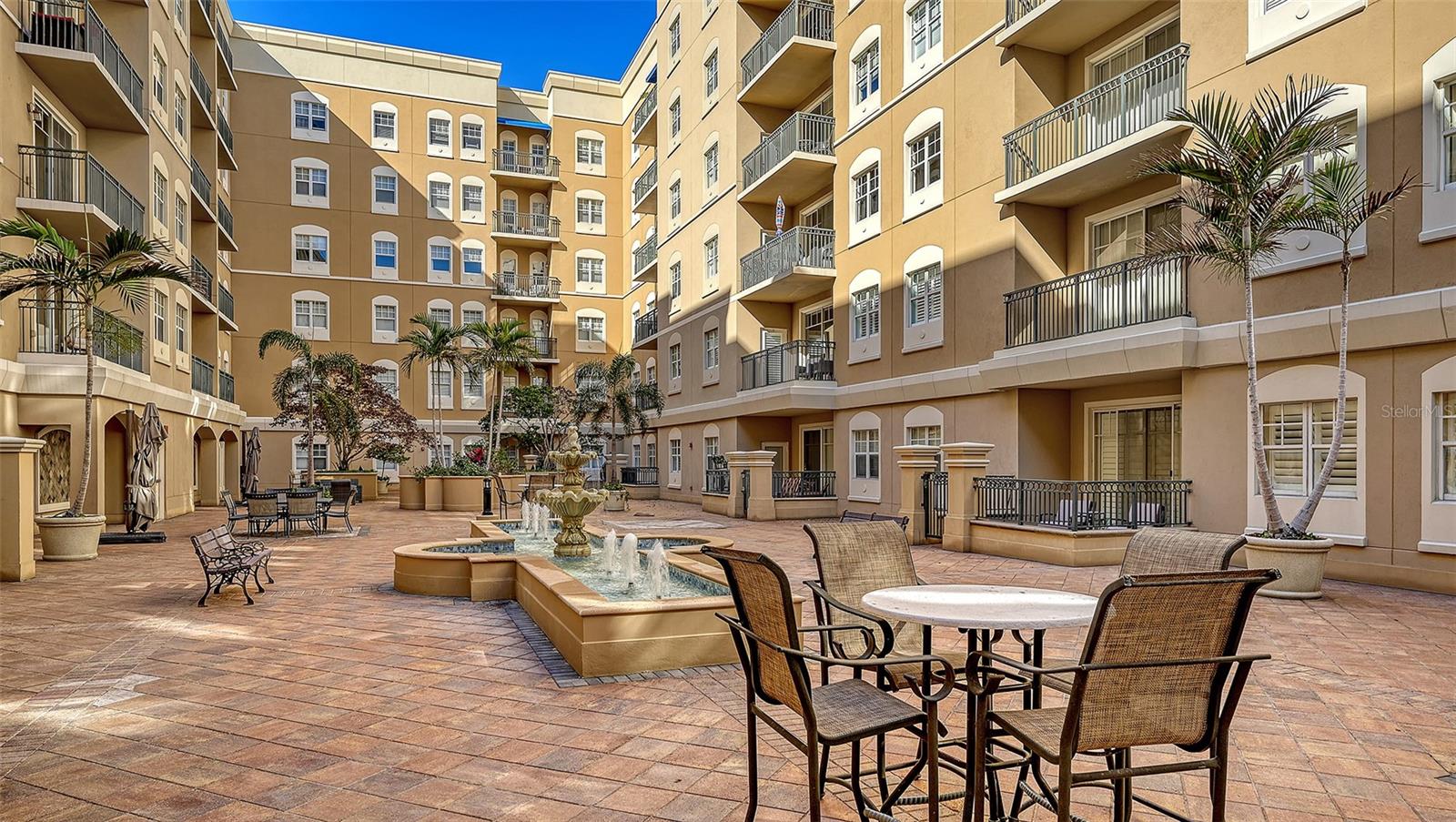 BROADWAY PROMENADE - Residential