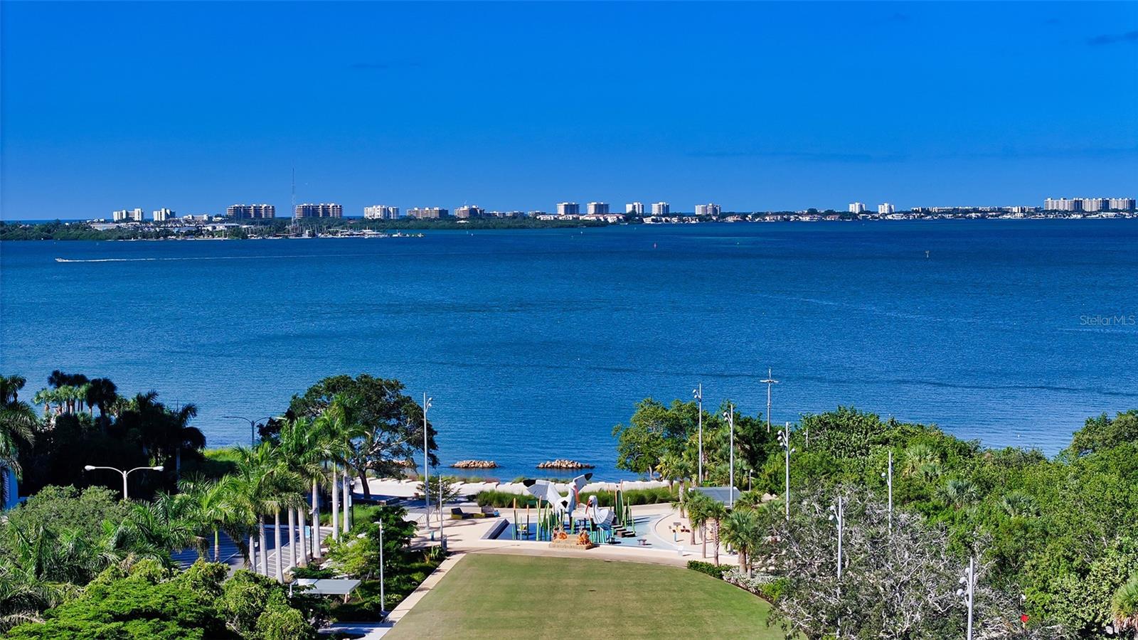 BROADWAY PROMENADE - Residential