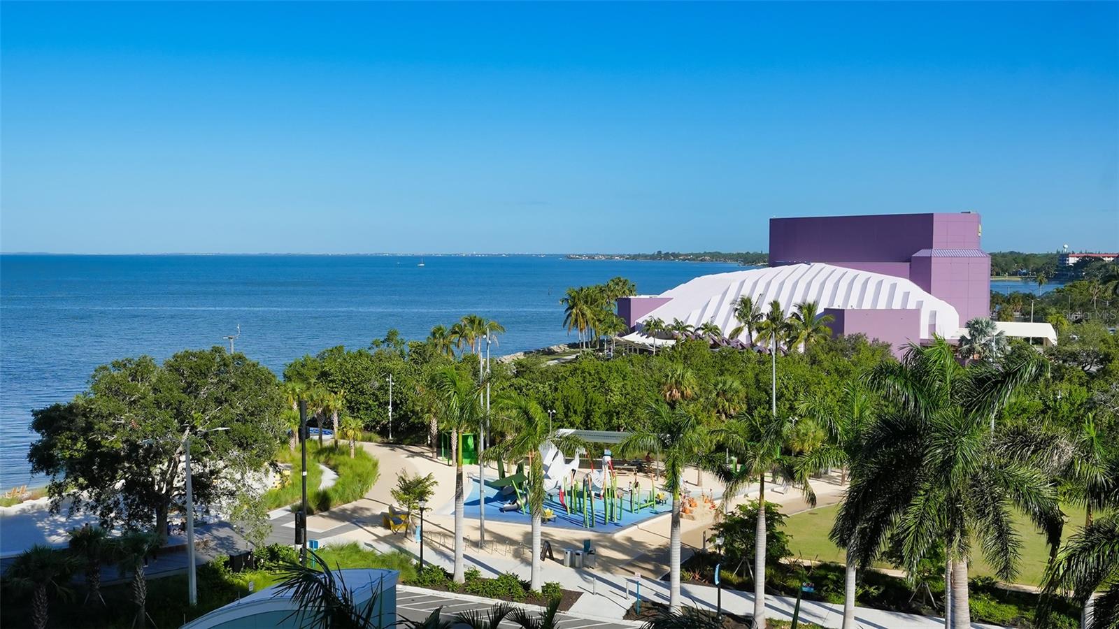 BROADWAY PROMENADE - Residential