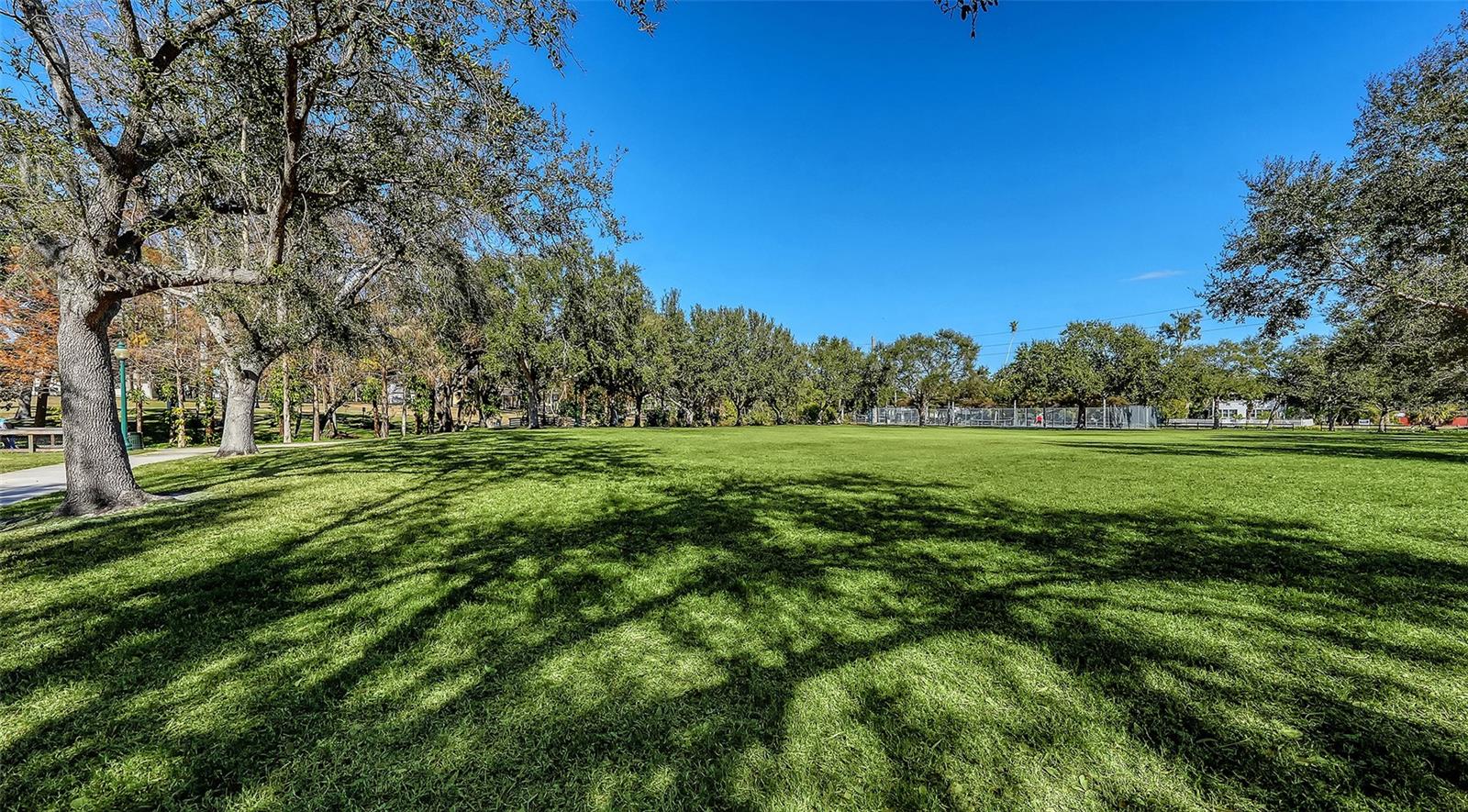 BROADWAY PROMENADE - Residential