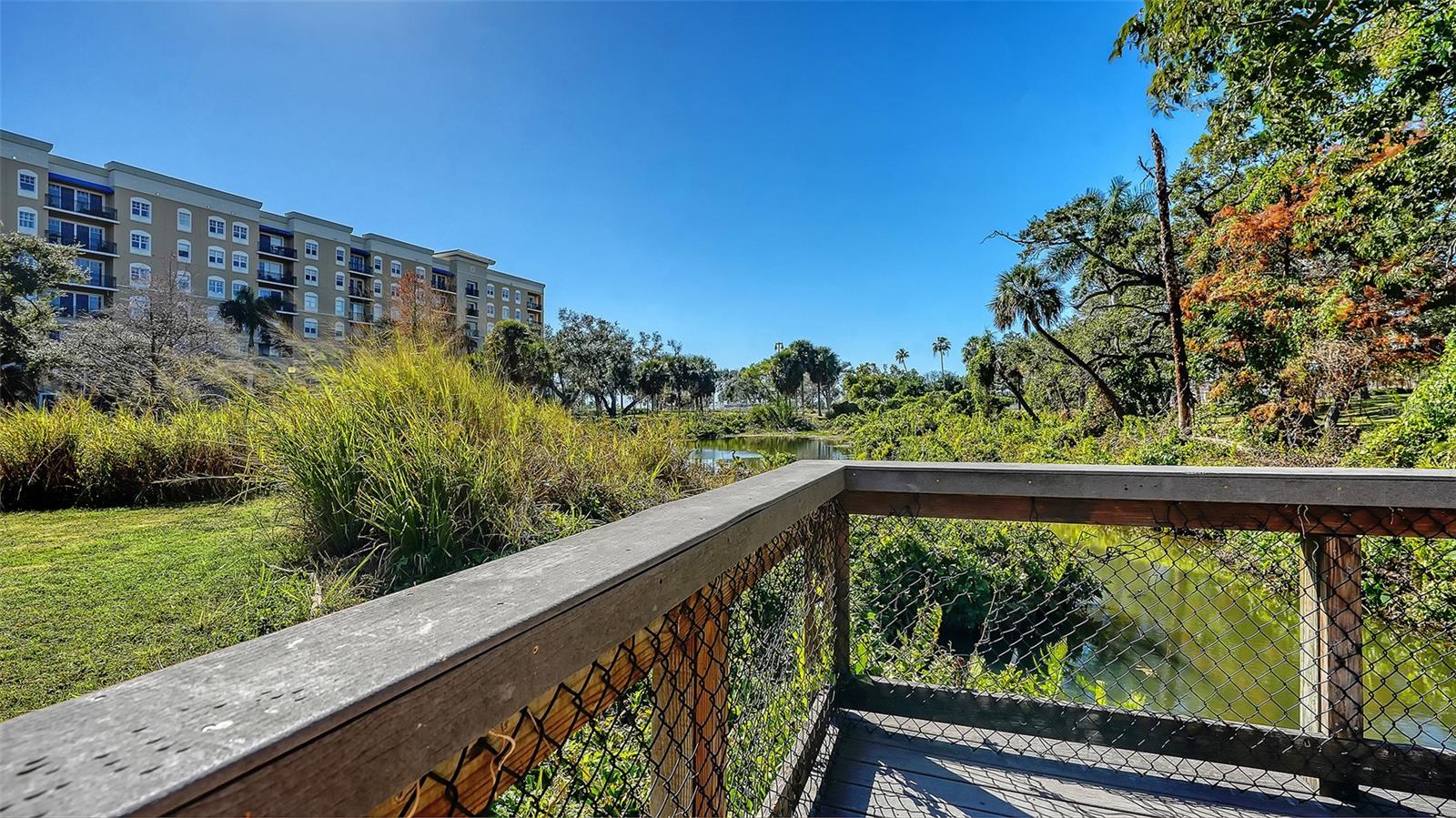 BROADWAY PROMENADE - Residential