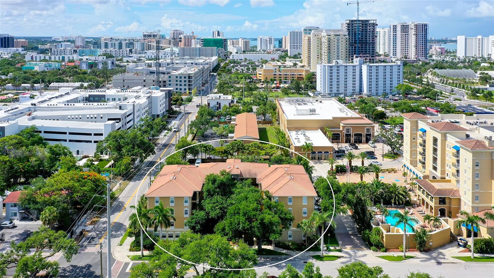 BROADWAY PROMENADE - Residential