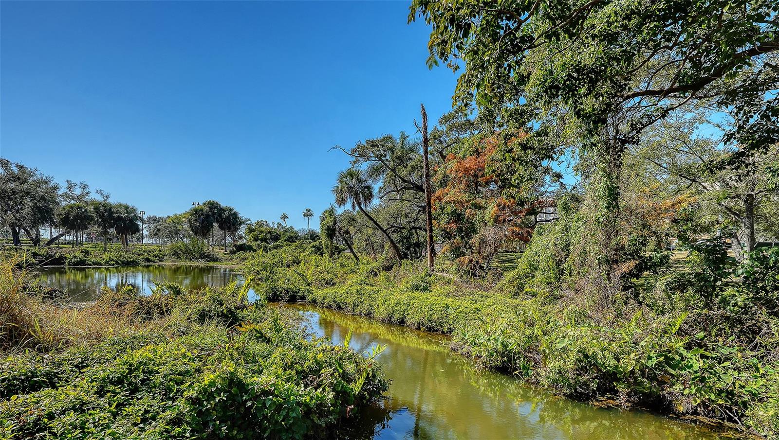 BROADWAY PROMENADE - Residential