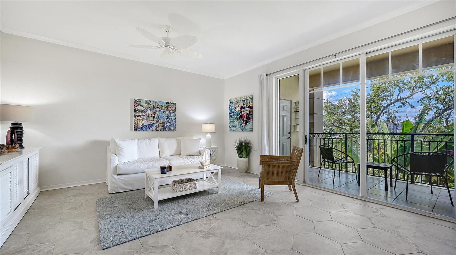 BROADWAY PROMENADE - Residential