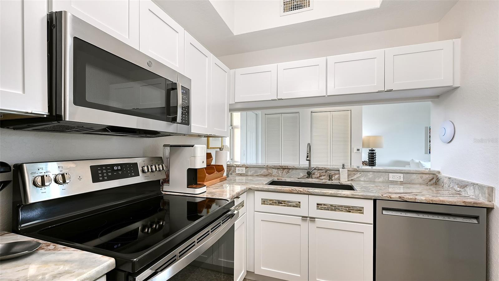 BROADWAY PROMENADE - Residential