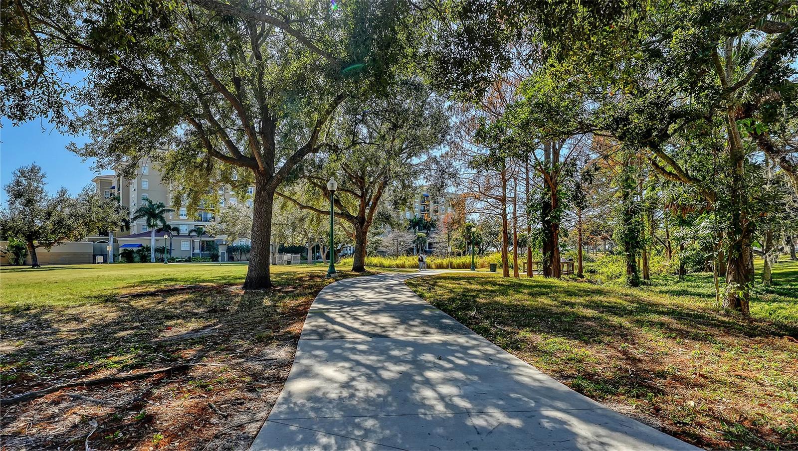 BROADWAY PROMENADE - Residential