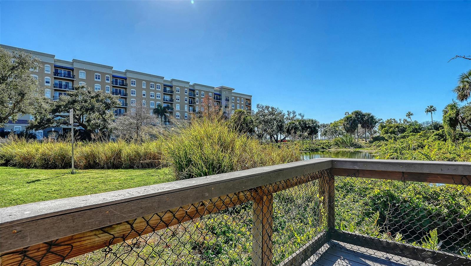 BROADWAY PROMENADE - Residential