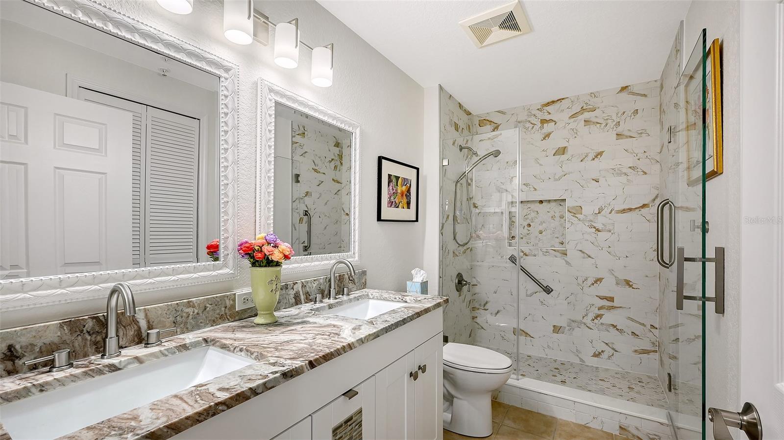 BROADWAY PROMENADE - Residential