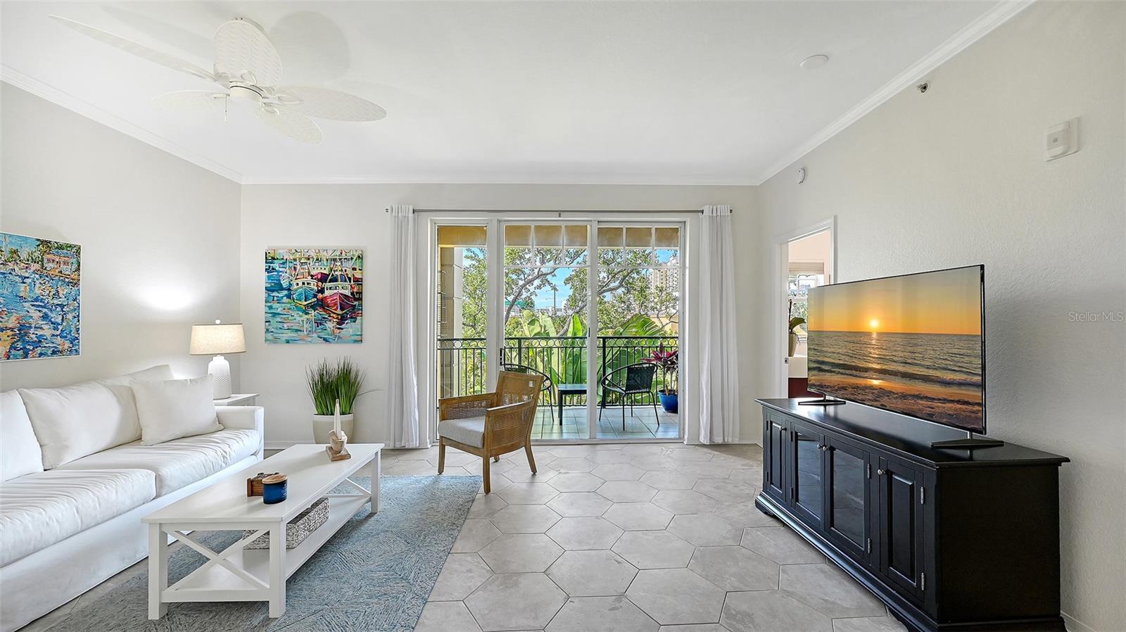 BROADWAY PROMENADE - Residential