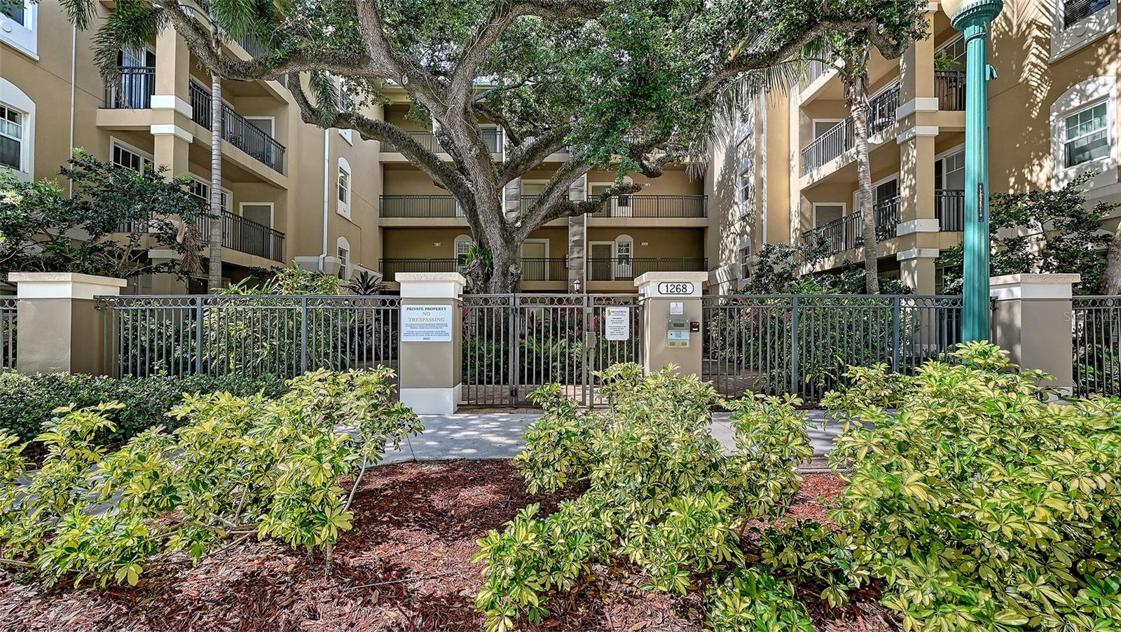 BROADWAY PROMENADE - Residential
